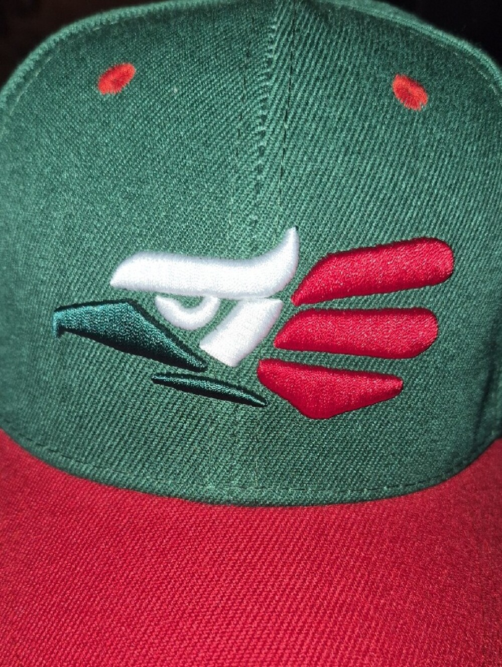 Green and Red Baseball Cap with Embroidered Wing Logo (MÉXICO) - Picture 4 of 11